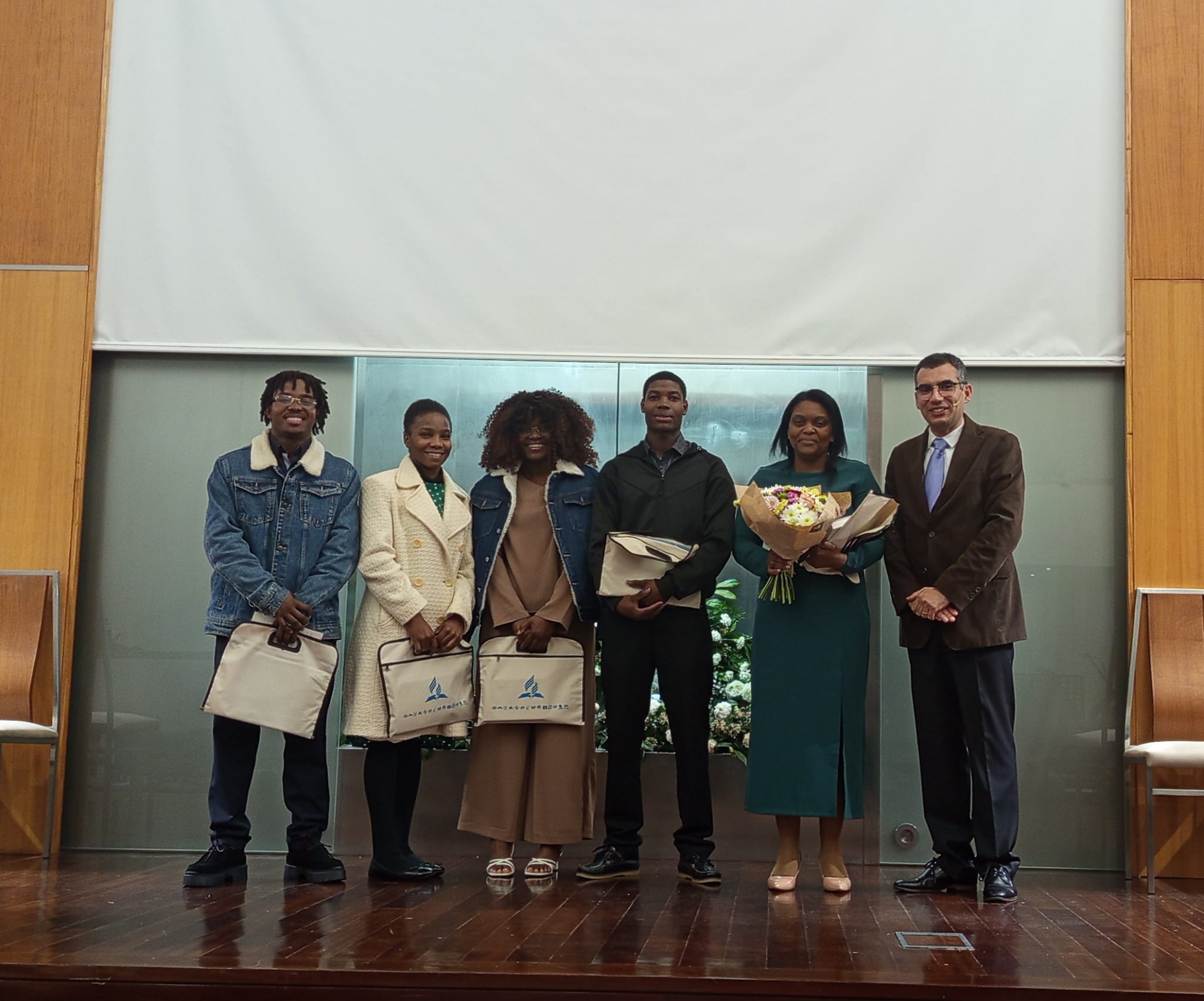 Celebração e Fé: Igreja Adventista de Braga Encerra o Ano com Chave de Ouro